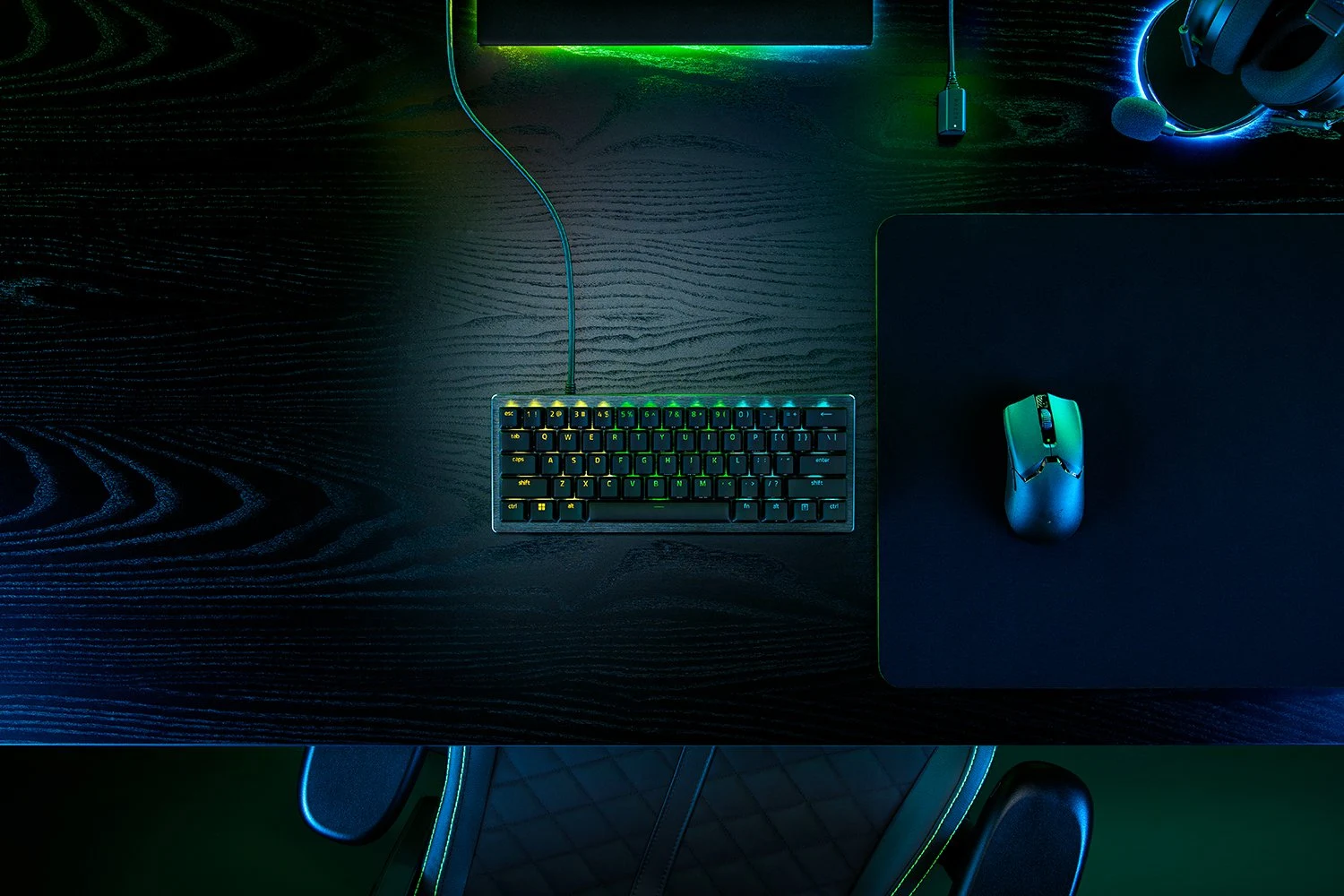 کیبورد گیمینگ ۶۰ درصد ریزر مدل Huntsman V3 Pro Mini با سوئیچ آنالوگ رنگ مشکی - نمای محصول