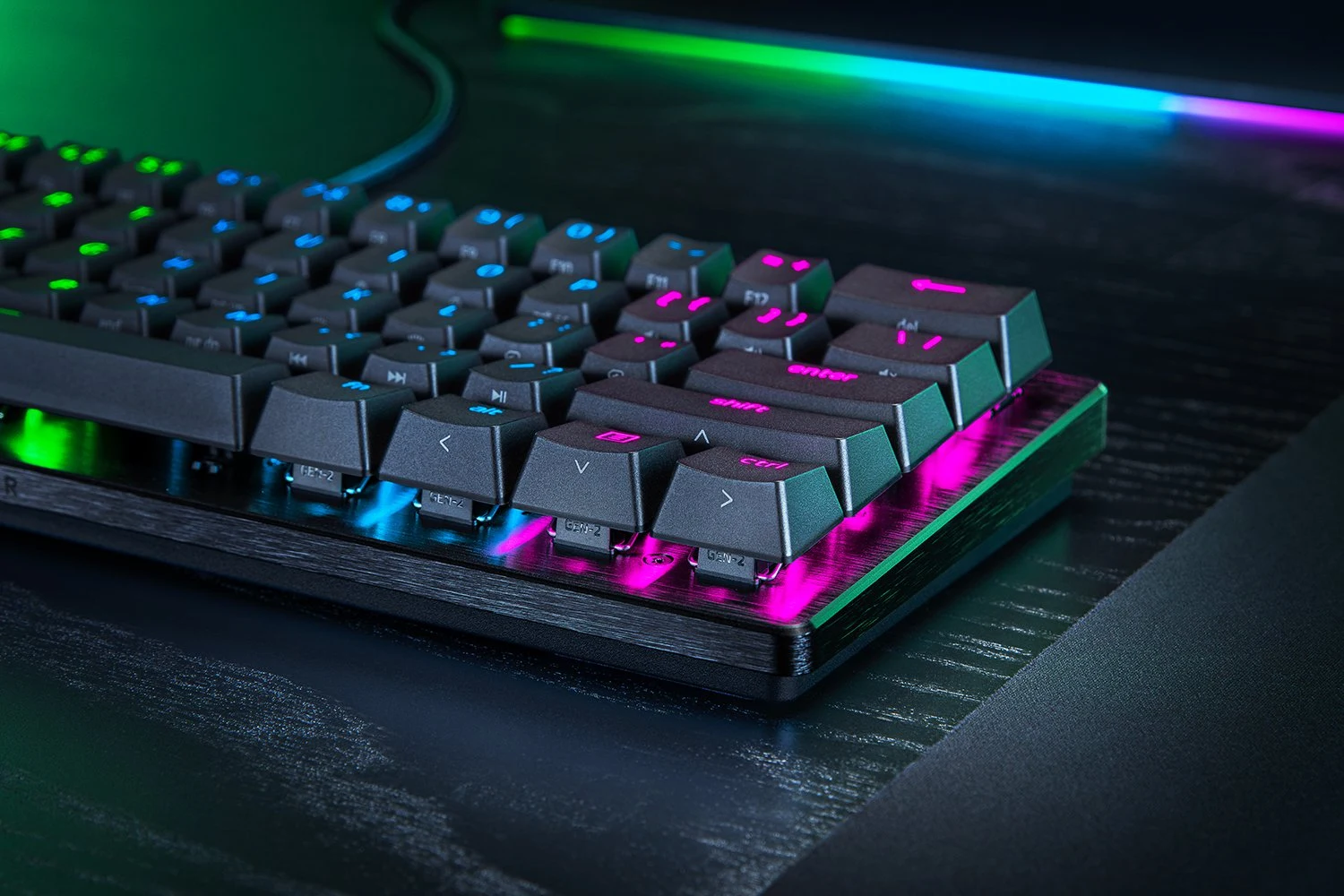 کیبورد گیمینگ ۶۰ درصد ریزر مدل Huntsman V3 Pro Mini با سوئیچ آنالوگ رنگ مشکی - نمای محصول