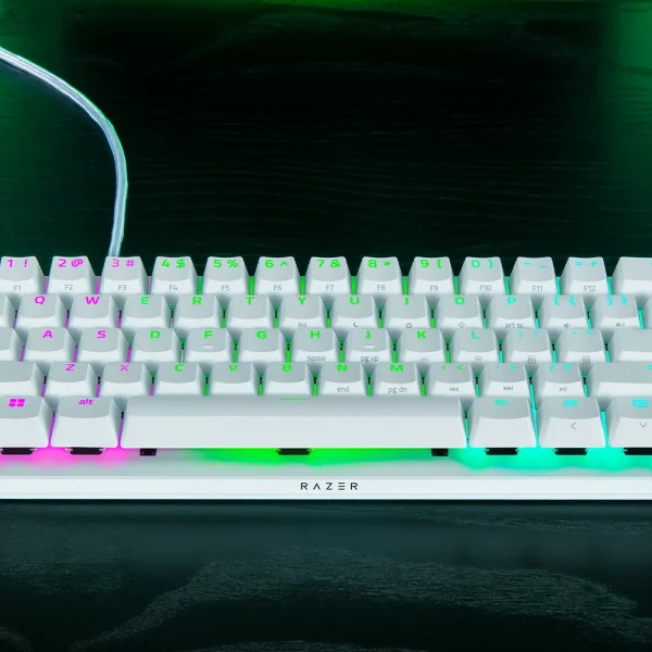 کیبورد گیمینگ ۶۰ درصد ریزر مدل Huntsman V3 Pro Mini با سوئیچ آنالوگ رنگ سفید - نمای محصول