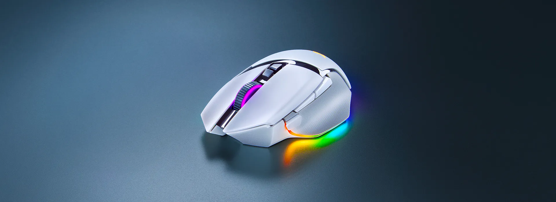 ماوس گیمینگ بی‌سیم ریزر مدل Basilisk V3 Pro 35K رنگ سفید - نمای محصول